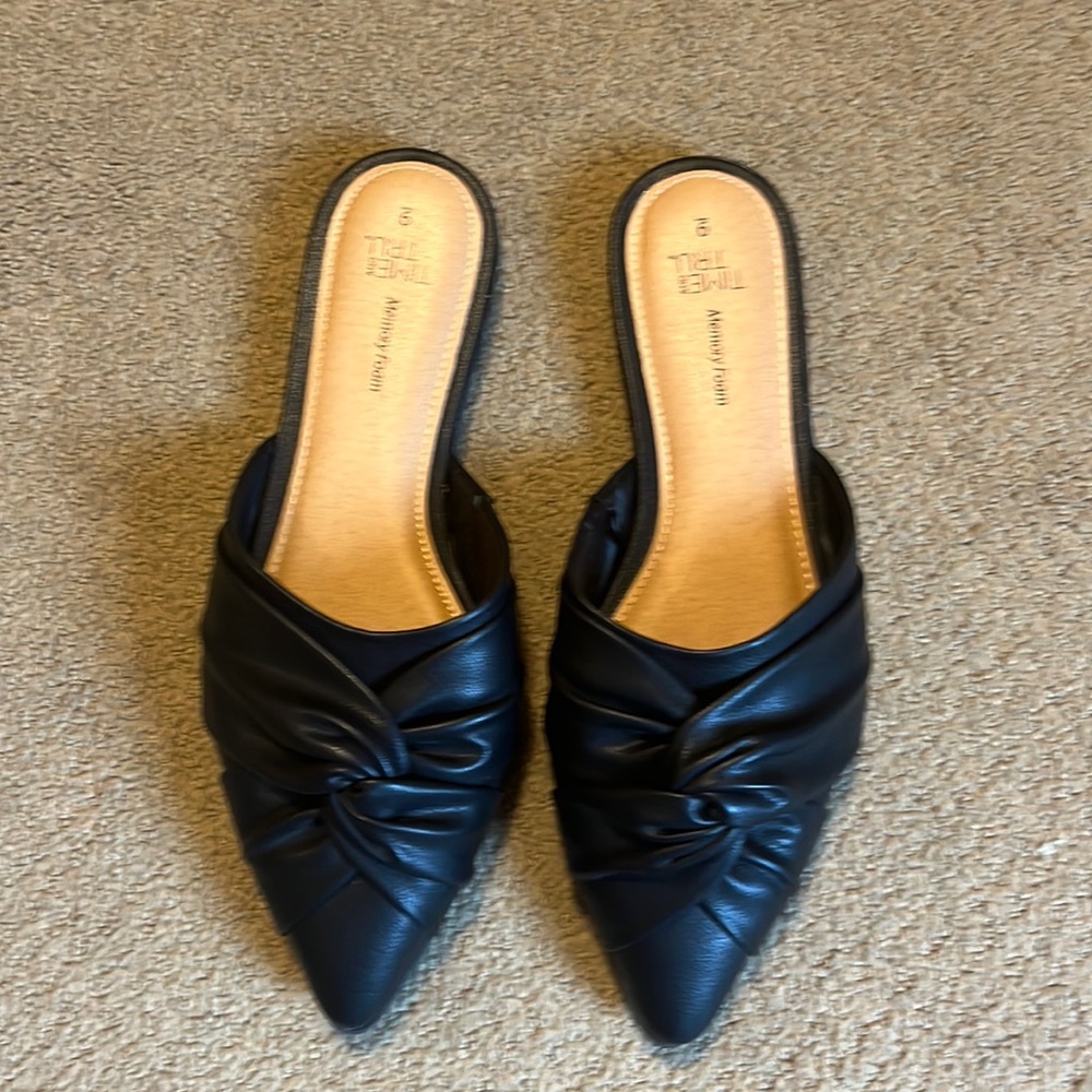 Brand new, cute Black flat shoes (not leather), size 9, never worn!